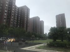 诚心出售,看房联系,2梯4户,小区环境优美