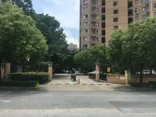 电梯一房,近地铁13号线,配套齐全,诚心出售