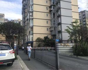 诗锦苑1室1厅东南