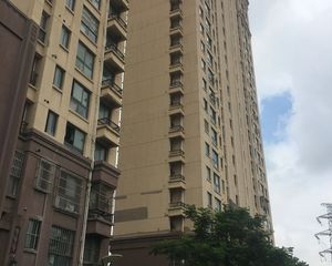 主卧朝南,环境优美,居家装修,诚意出售