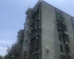 房子视野宽阔,两房朝南,间间有窗,生活配套齐全