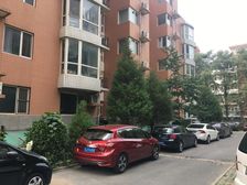 三居带客厅,近地铁,画院宿舍楼。