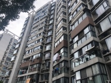 60万精装修带中 央空调,中间位置,不靠马路,近地铁