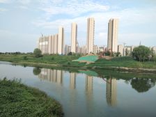 此房楼层好,采光充足交通便利,格局方正,通透,居住