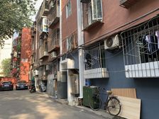农光南路一层南北通透精装修带8.5米院房本有体现满5唯一
