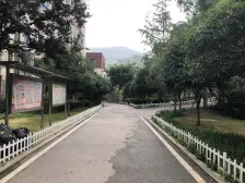 顶跃洋房上下三层,10米长阳台双露台,80平屋顶花园。