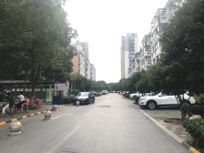 湖岸名家大三房 2房朝南 中间楼层 家具家电全留