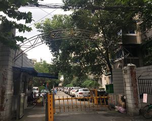 安庆苑3室1厅东南
