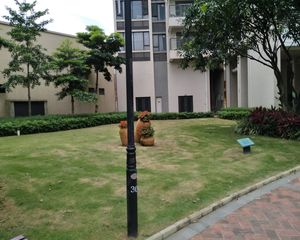 保利百合花园精装3房,业主诚意出售,东南向!