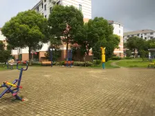 21号线带阁楼的大三房上家满五年采光好