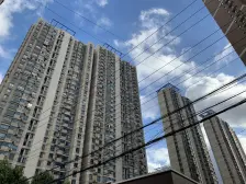 董家渡2011年小区 精装 地下车位 满伍 v 一 诚意出售