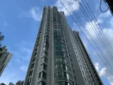 高区、高区视野、开阔明亮、客厅是270度大转角