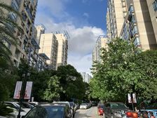 满五V 一 三开间朝阳 近地铁 诚意出售板式住宅