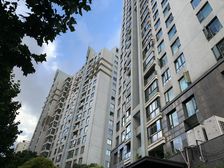 电梯房,一梯三户,小区中心位置,精装好房,带车位