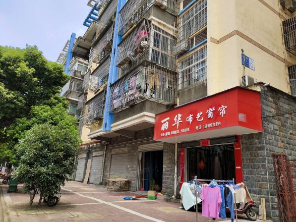 康怡亲水楼台南昌市南昌县莲塘镇澄湖中路42号6栋一单元502室