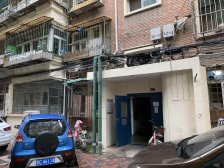 一楼精装修 家具家电留下 采光好 房主诚意出售