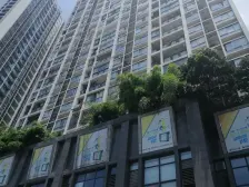 此房位于龙湖时代天街 出行方便 配套全 正规两室