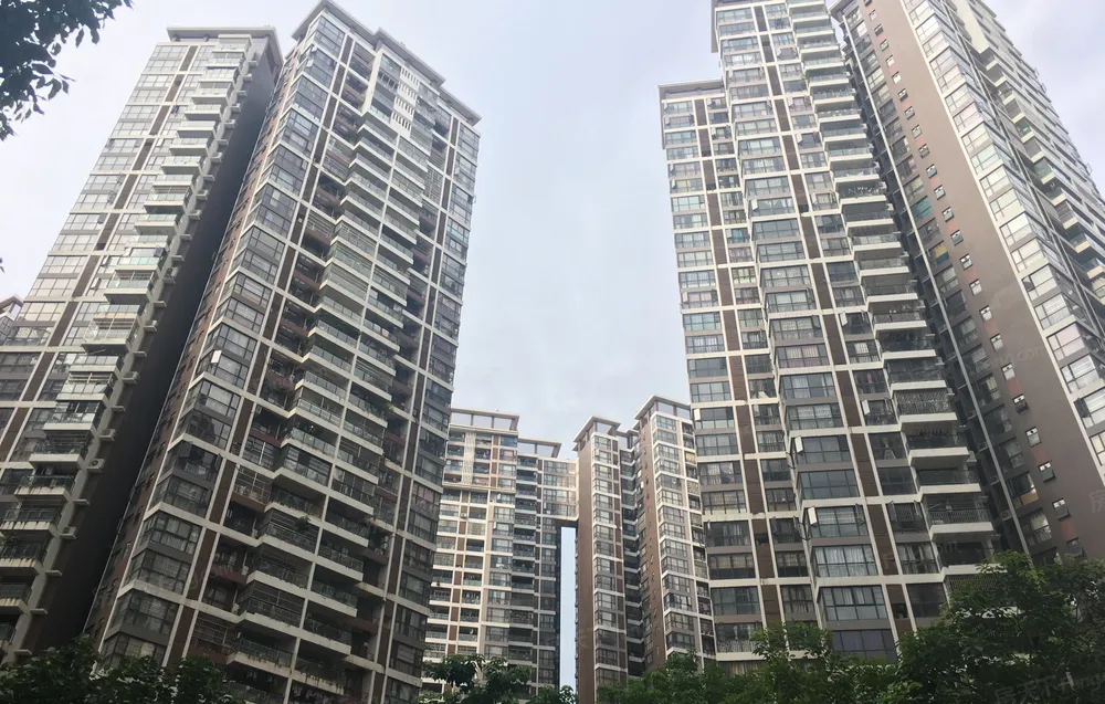 龙光水悦龙湾 精装修大四房 有钥匙 随时方便看房