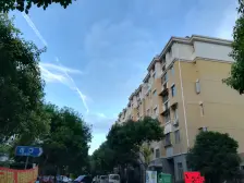 新上大三房,飞机户型,南北通透,满五年毛坯好设,看房便利诚售