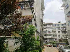 长清路站:精装修边套两室有客厅 小区中间位置 价好商量已满五