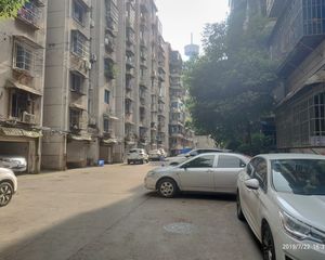 房子是商品房业主采光通风诚心卖户型好视野可以的