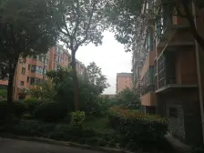 秀峰苑 两房两卫全明 近地铁 南北通透 位置安静采光好