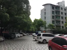 主卧朝南,环境优美,繁华地段,居家装修