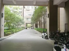 绿城广场地铁口 好户型大四房 精装修拎包入住