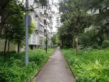 离轻轨站300米的距离,户型方正采光充足