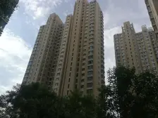 绿城广场精装三居室,品质小区环境优美,有产证随时看