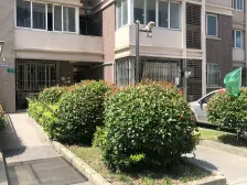 沿河位置,位置好,采光充足,交通便利。