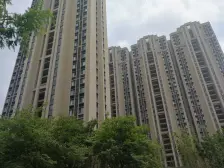 美澜花园地下电动车库 适合放点杂物