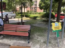 大一房 近地铁商圈 电梯中高层 小区花园位置 诚意出售