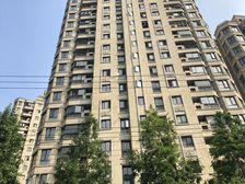 一层两户,一梯一户,高区视野好采光好,税少诚意卖。