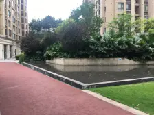 急售龙州湾商街上7层楼商性学堂湾站50米楼下生鲜