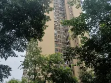 东站旁小户型跃层清水诚意出售,配套成熟。