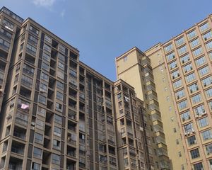 朝阳明珠 南北通透,采光好 装修好,环镜优美 中间楼层