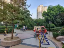 CBD旁 精装三房 地铁近 拎包入住