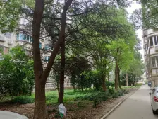 此房满五年税费少,近地铁,全明户型采光好通风好