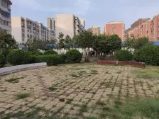 曼哈顿前边 多层顶楼大复式 诚心出售 看房方便