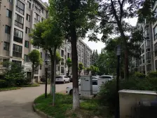 环境优美、出行方便、诚心出售、新装修别墅小区