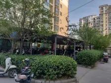 此房满五年,户型方正,交通便利,新小区 双气