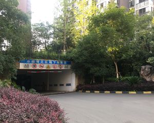 诚心出售 看房提前联系 有采光欢迎来电