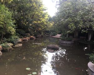 精装湖景两房,家具家电齐全,可以直接拎包入住