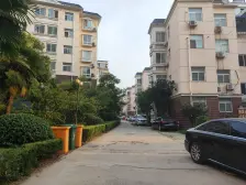 帝湖一楼二楼联排别墅 双气带小院 两个车位随时看房