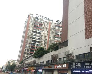 房子户型方正,北向采光好,安静不靠马路。