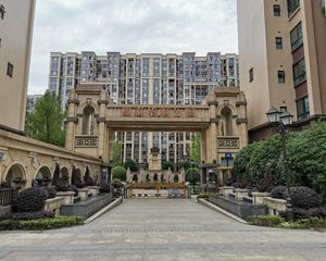 邦泰华府公馆2室1厅西南