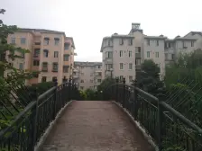 一梯两户商品房小区,近淞虹站,小区中间位置,品质小区