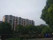 09年小区,一梯两户,中间楼层,采光好,小区停车方便