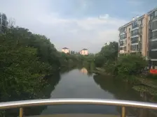 2008年次新房小区!精装修!视野好!有个固定车位!诚心出售